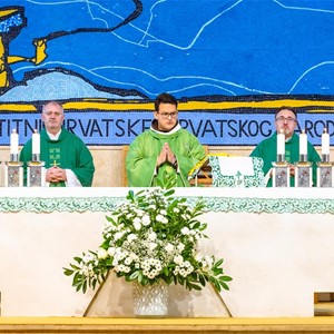 Mladomisnik fra Andrej Jozić predvodio misno slavlje u bazilici svetog Josipa